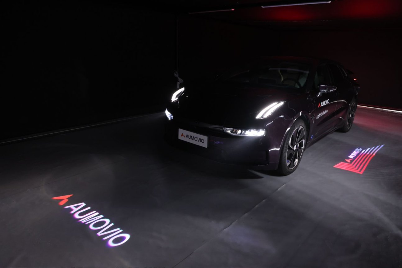 OMW Group Joins Forces with Yintel Smart Control to Co-Develop In-Vehicle Intelligent Near-Field Projection Solutions