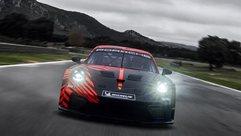 포르쉐 911 GT4 R