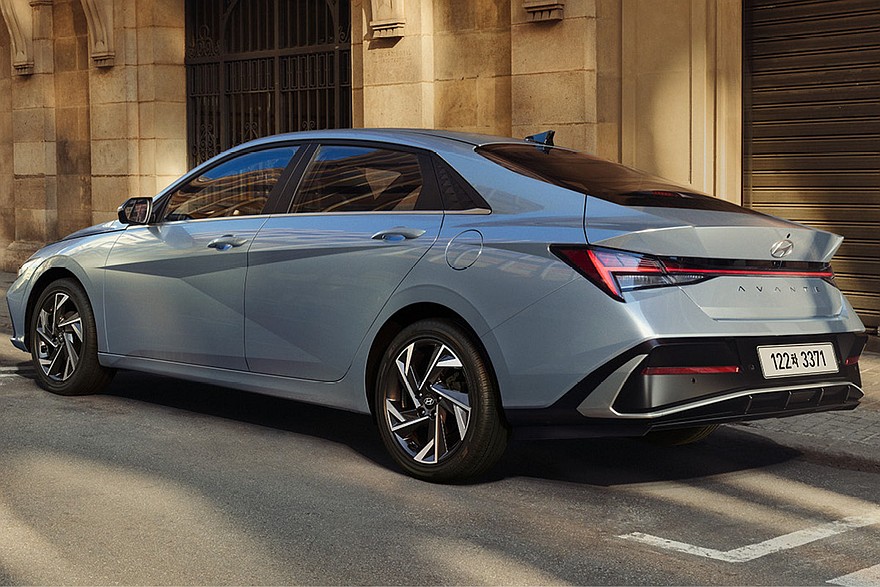 Уходящий седан Hyundai Avante для Кореи, он же Hyundai Elantra седьмого поколения на глобальном рынке