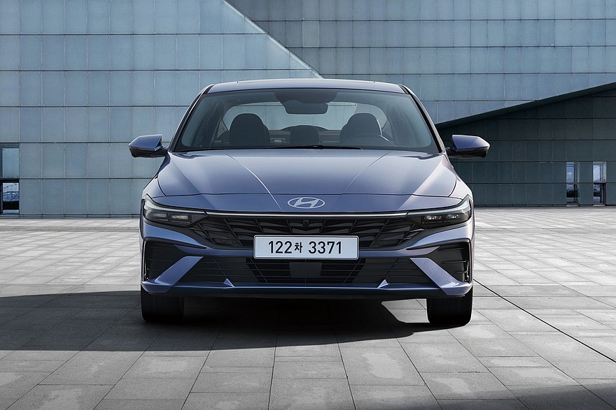 Уходящий седан Hyundai Avante для Кореи, он же Hyundai Elantra седьмого поколения на глобальном рынке