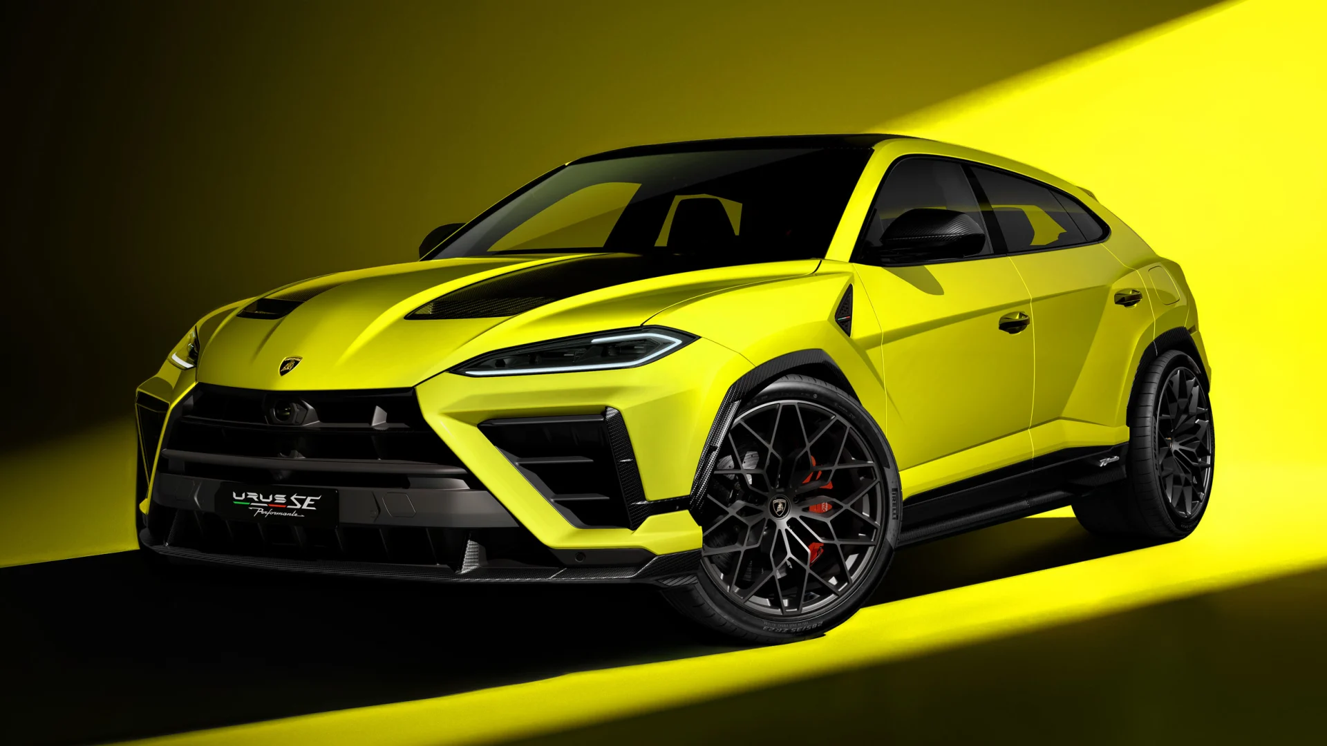 The new Lamborghini SUV that has McLaren hypercar power and an EV mode