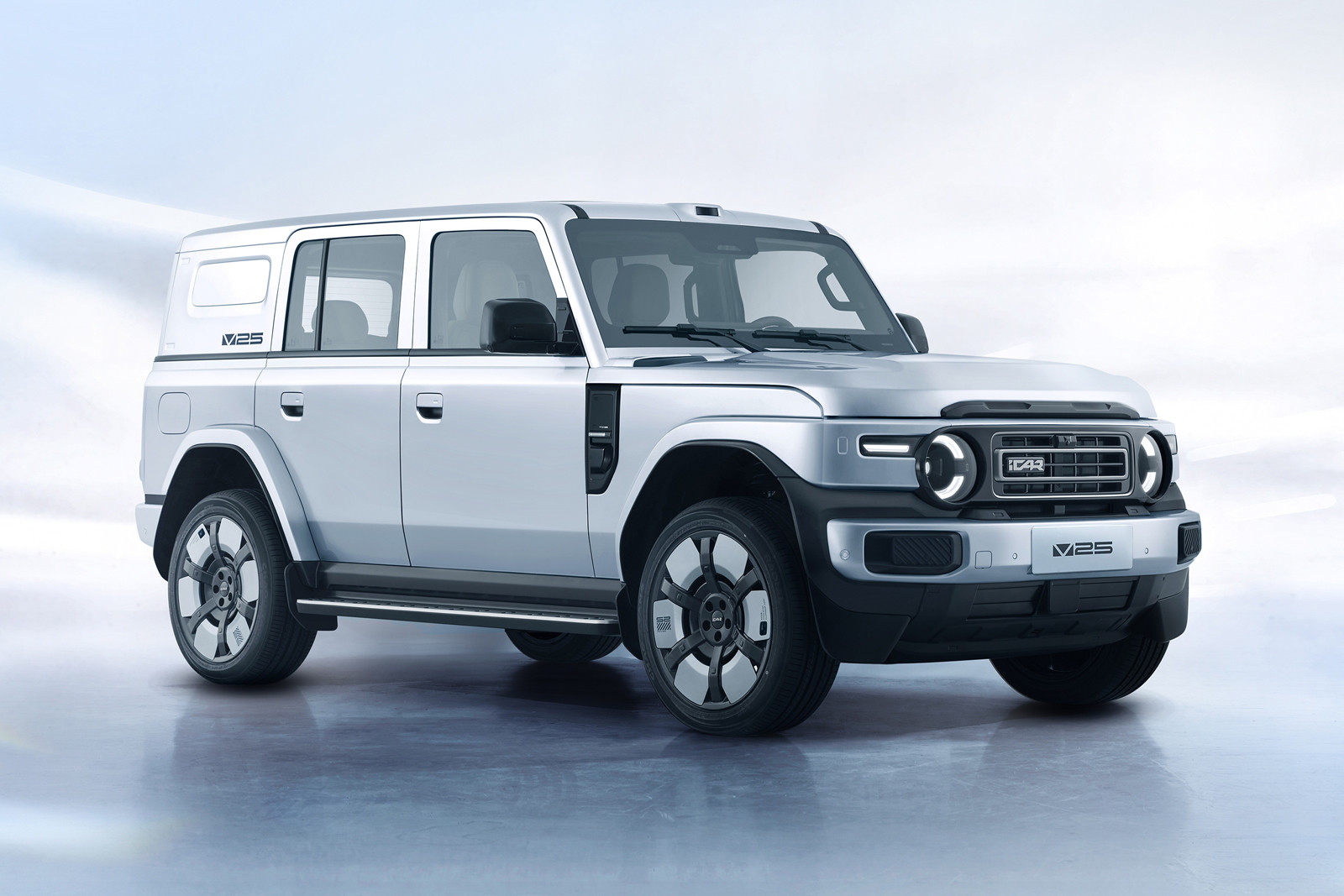 New retro-styled iCar V25 crossover prepares for debut