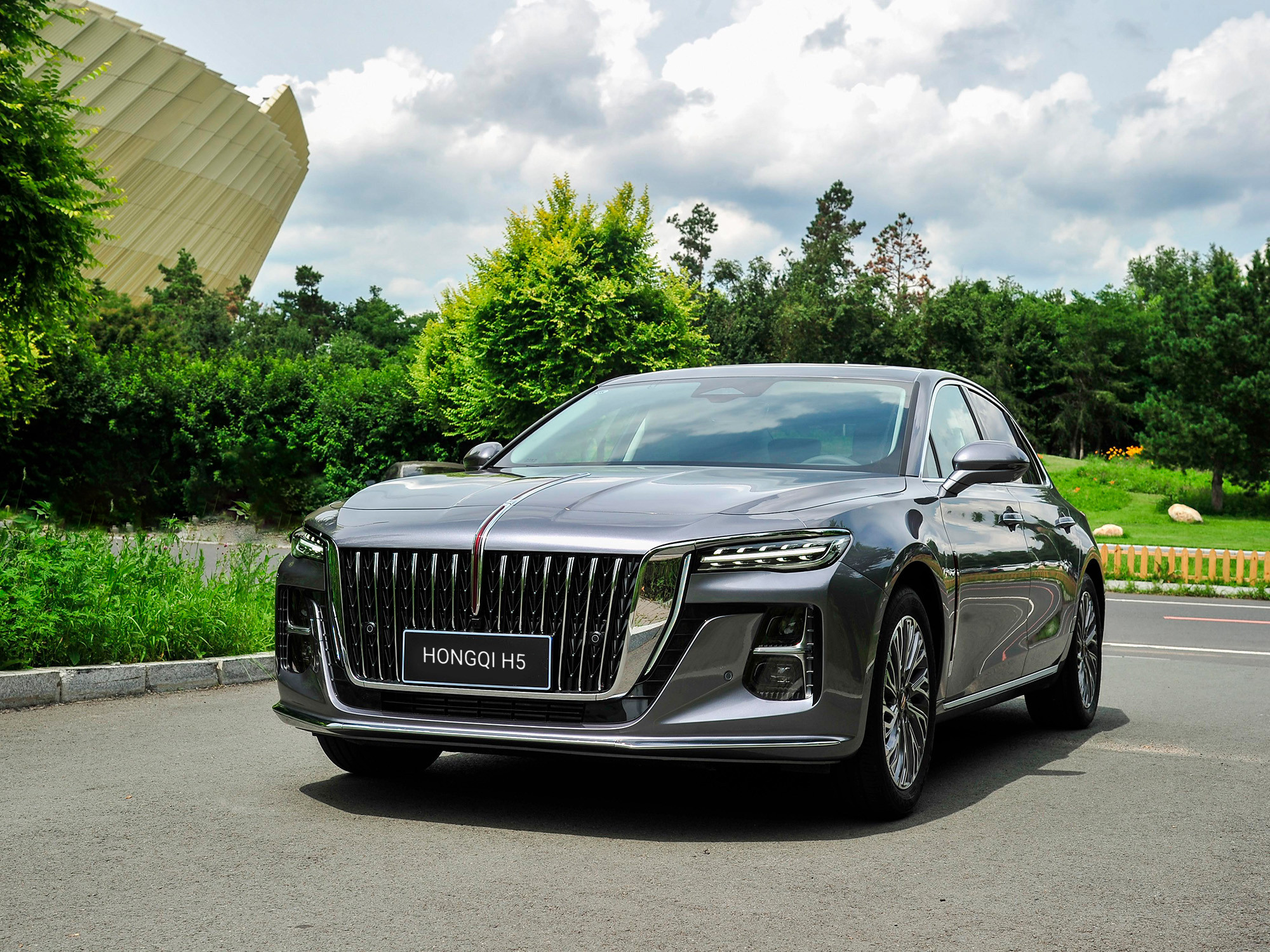 5 reasons to buy the Hongqi H5