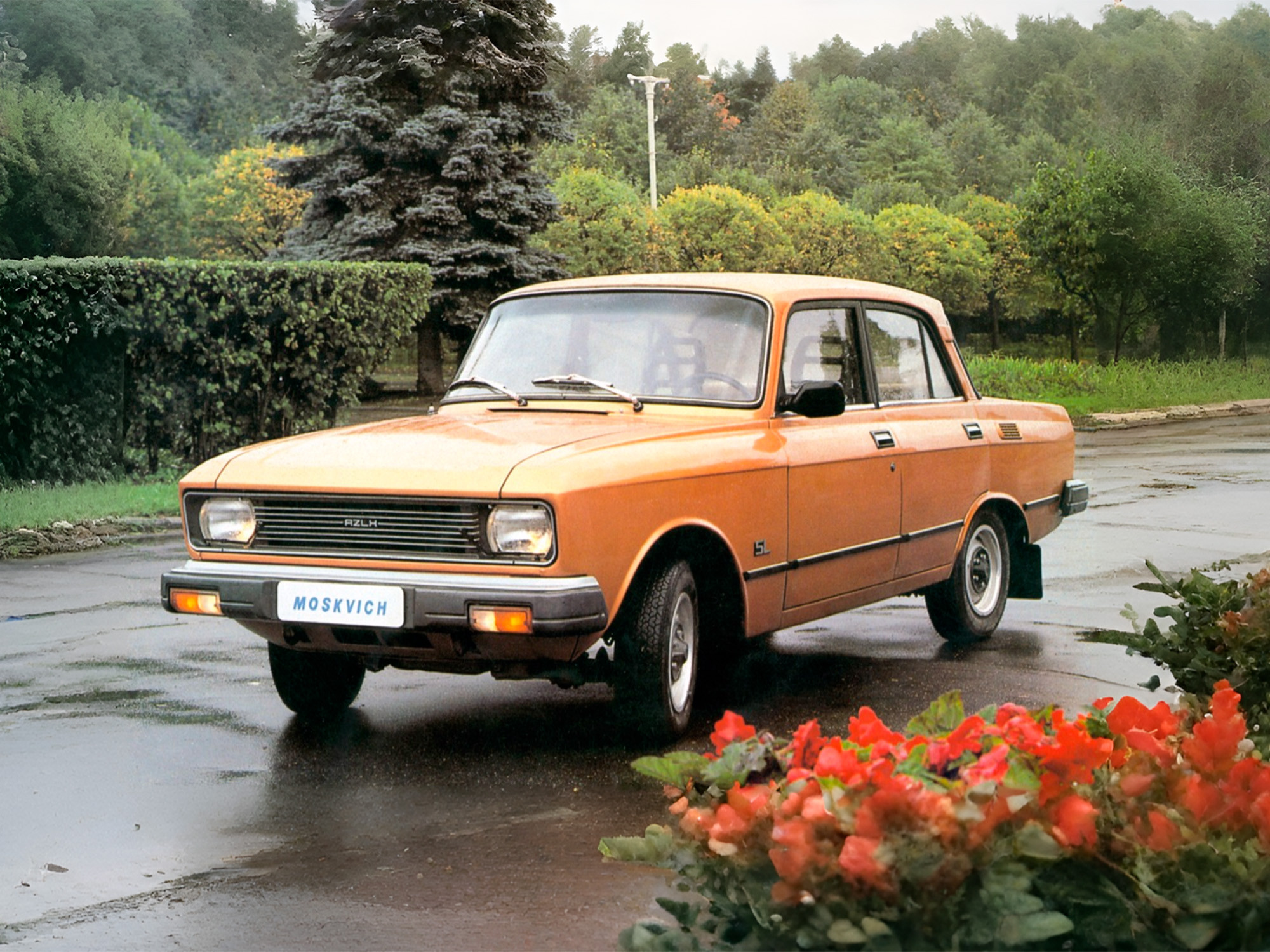 Moscow Luxury: A Test of Knowledge on the History and Features of the AZLK-2140 SL