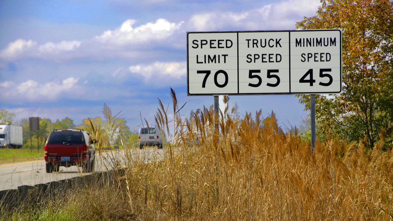 Does The Highway Minimum Speed Limit Make A Difference? Here’s What The Research Says