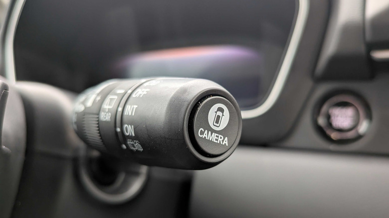 Honda Almost Nailed Its Camera Button Placement, But One Unexpected Automaker Still Has Everyone Beat