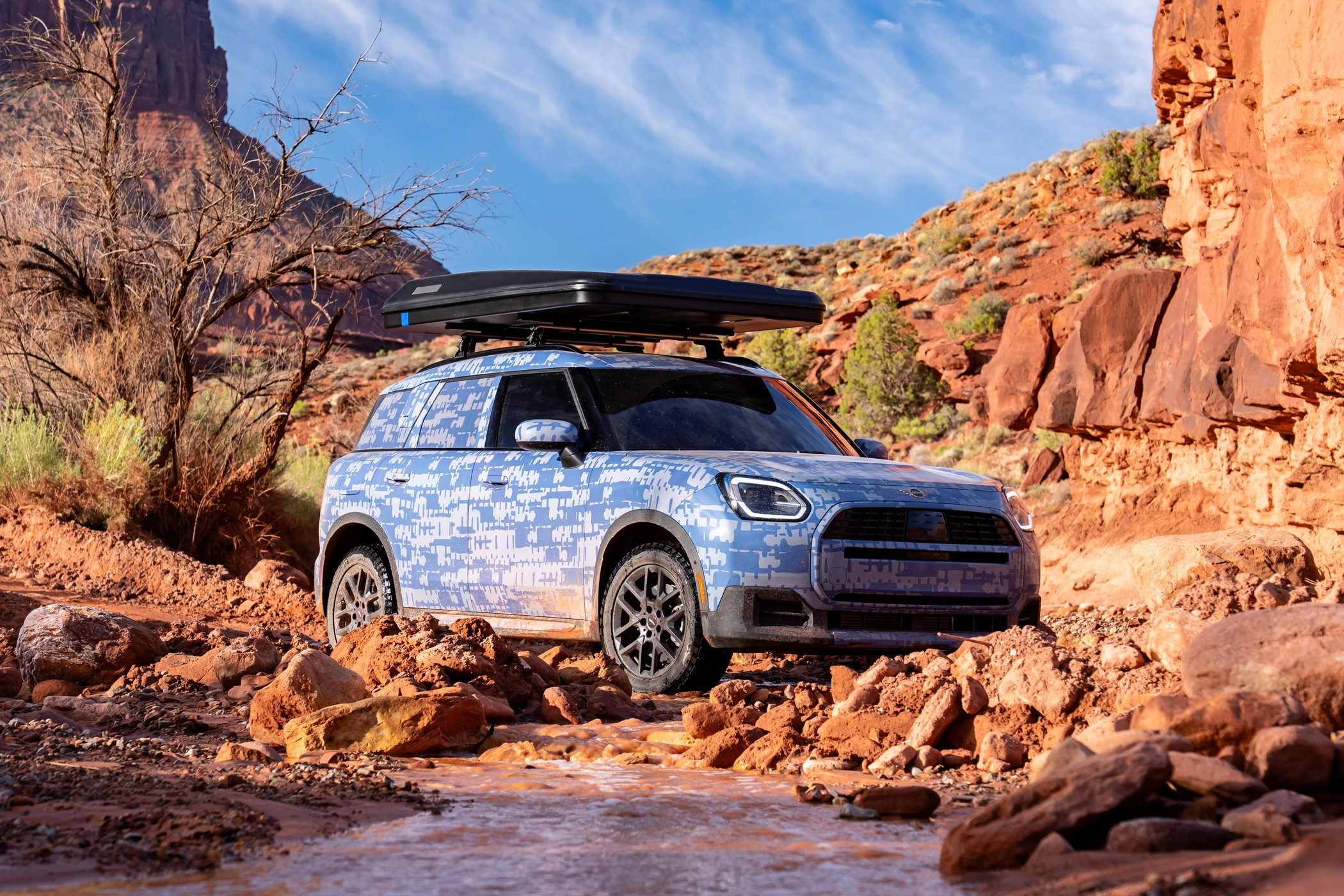 Mini is preparing an adventure version of the Countryman crossover, premiere in October.