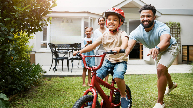 At What Age Is It Safe To Get Your Kid An Electric Bicycle? Here’s What Experts Recommend