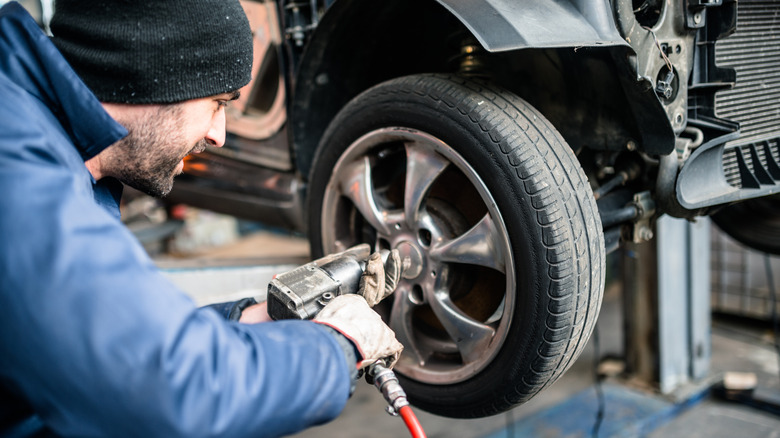 Here’s How The Temperature Affects The PSI In Your Tires