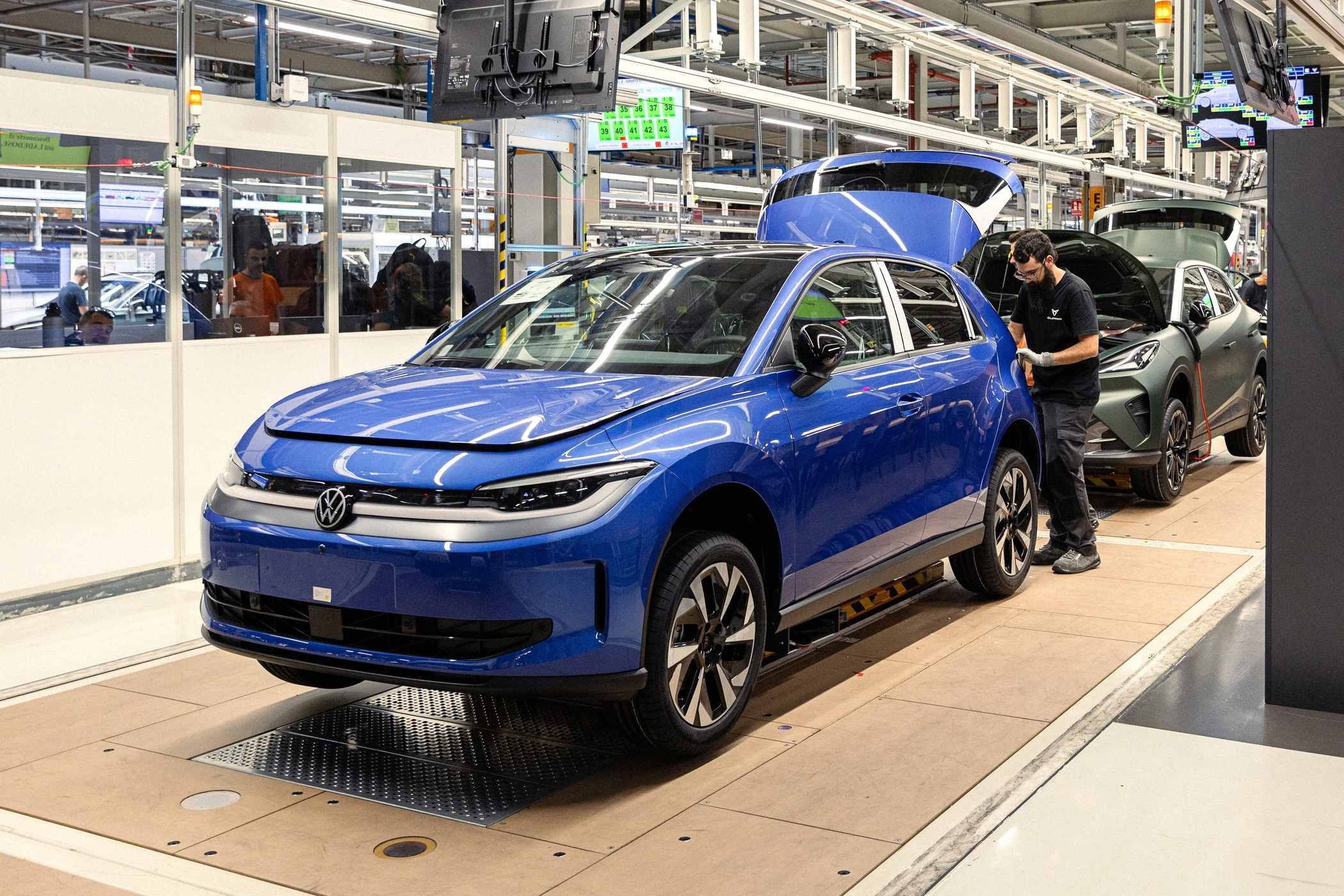 European Auto Market in First Half of 2026: EV Share Reaches 20.7%