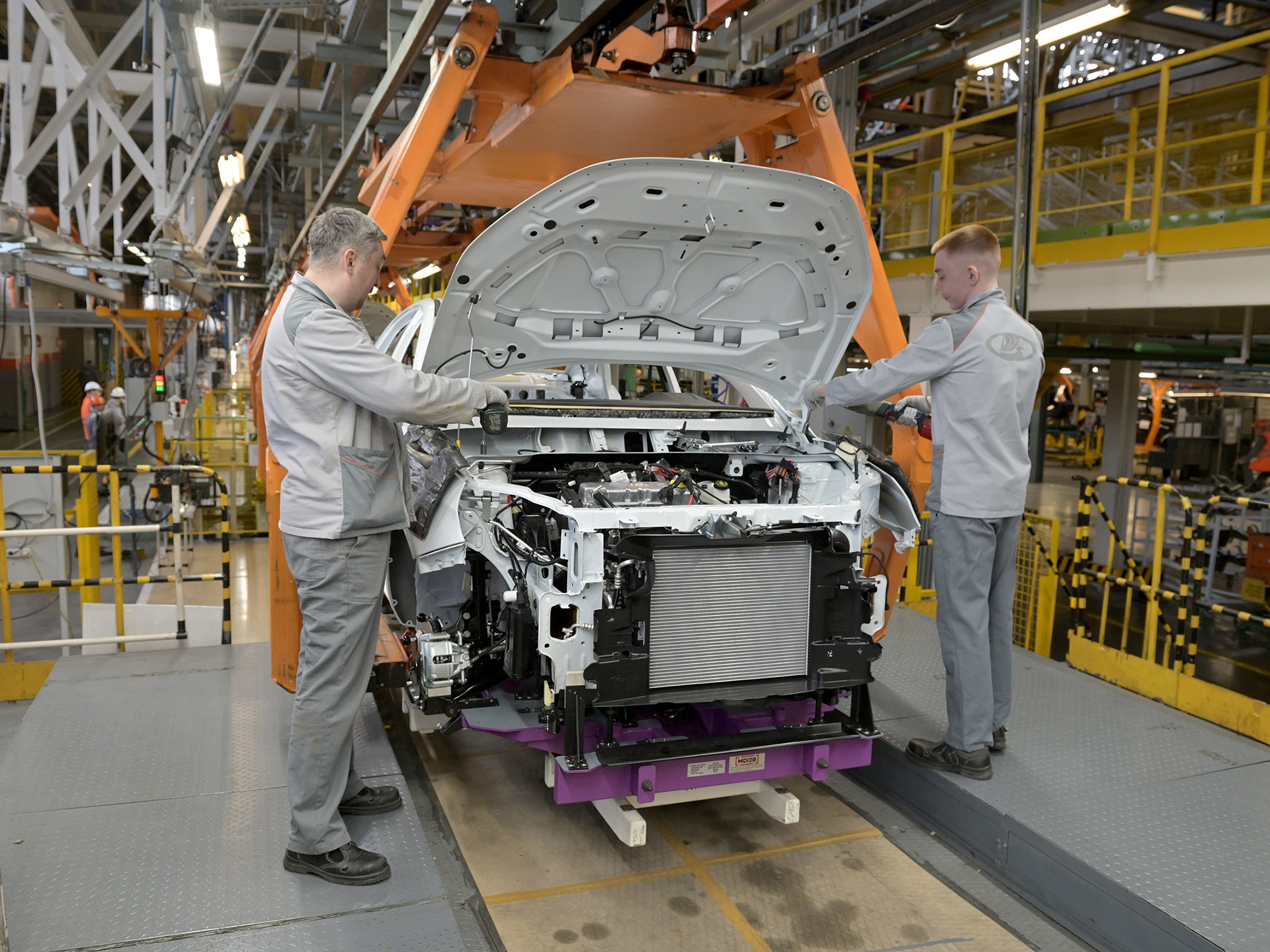 Former advisor to Bo Andersson: The availability of Russian cars is a political question.